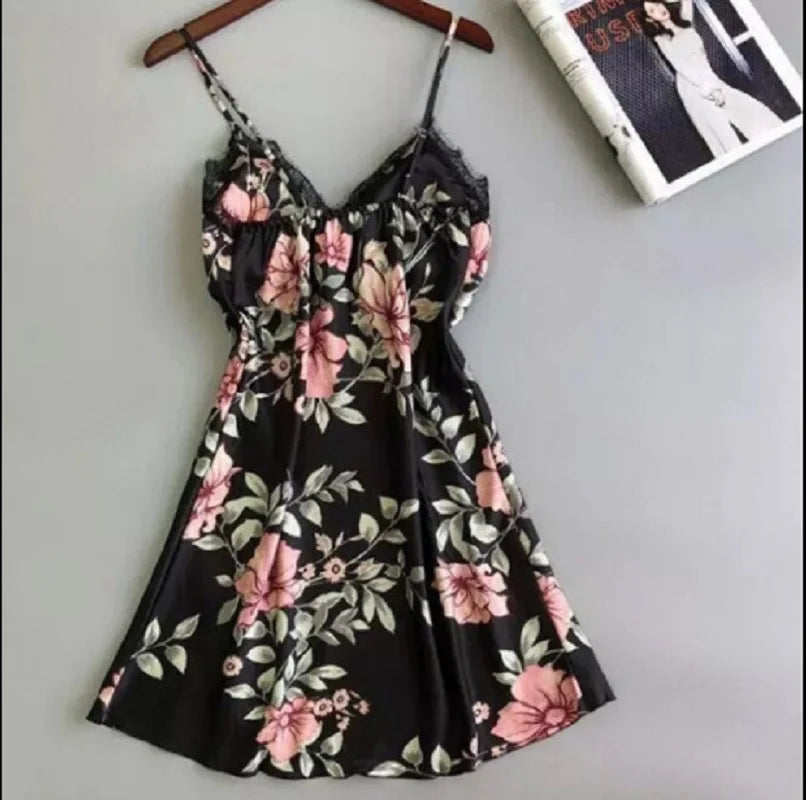 Nuisette noir fleur